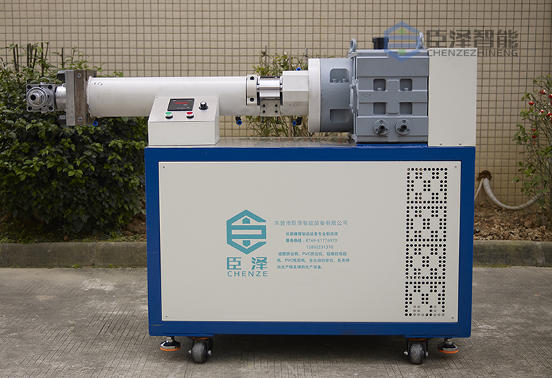 東莞臣澤LED軟燈帶擠出生產線之矽膠擠出機